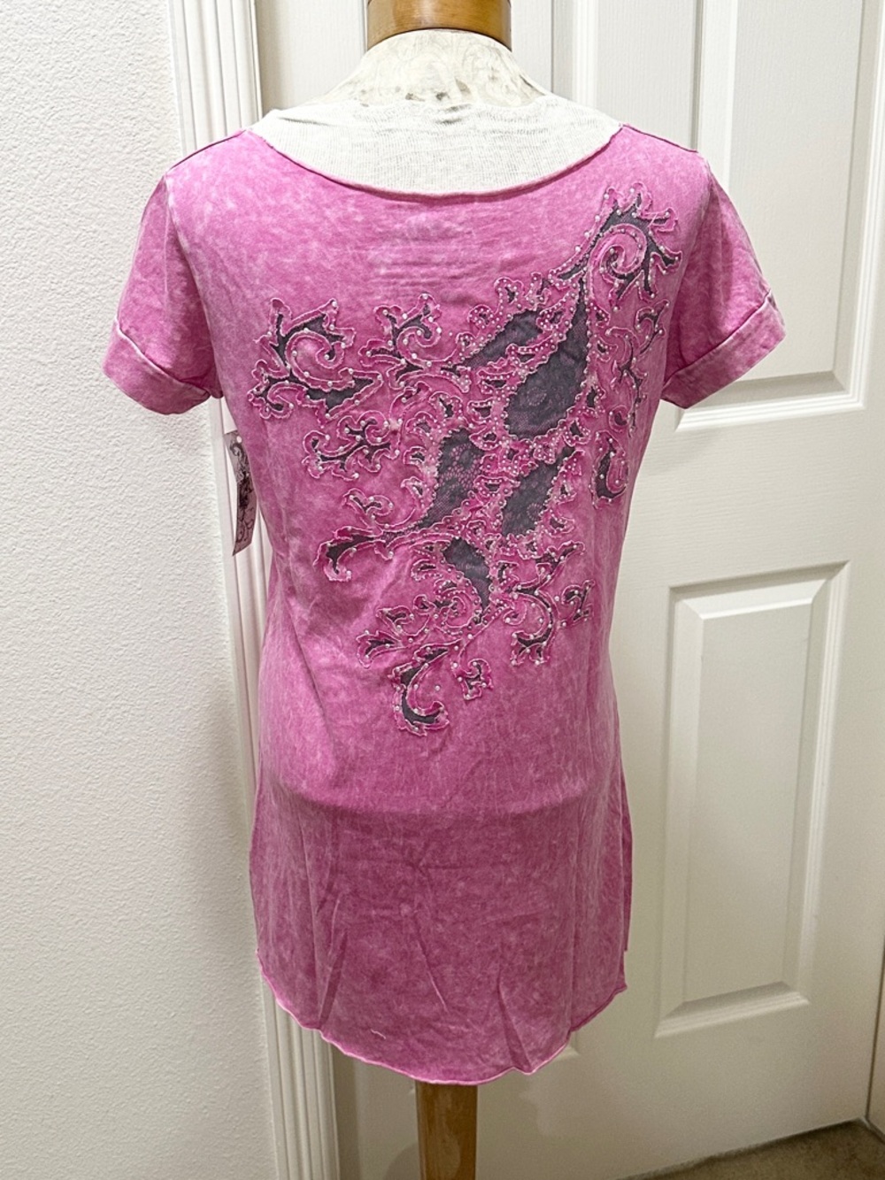 Witness Pink Short-Sleeve Stud/Rhinestone Embellished T-Shirt - L (1), XL (2)